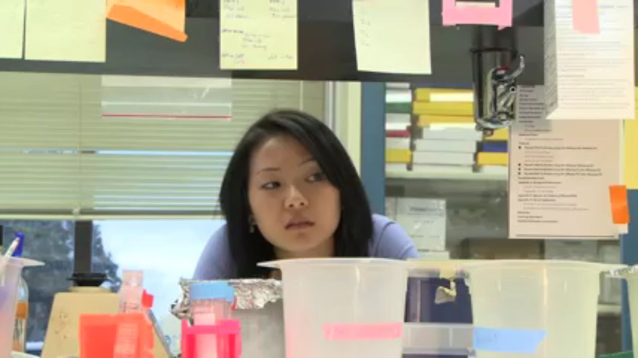 Kim Park in haar lab in de interactieve film 'The Lab'.