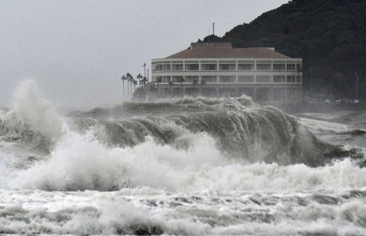 Evacuatie 310.000 Japanners om tropische storm 