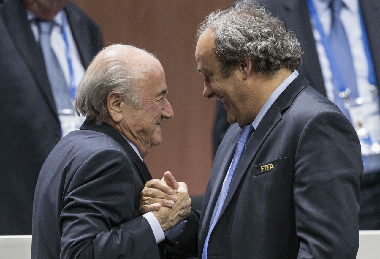 Blatter en Platini tijdens een onderonsje op het FIFA-congres in mei.
