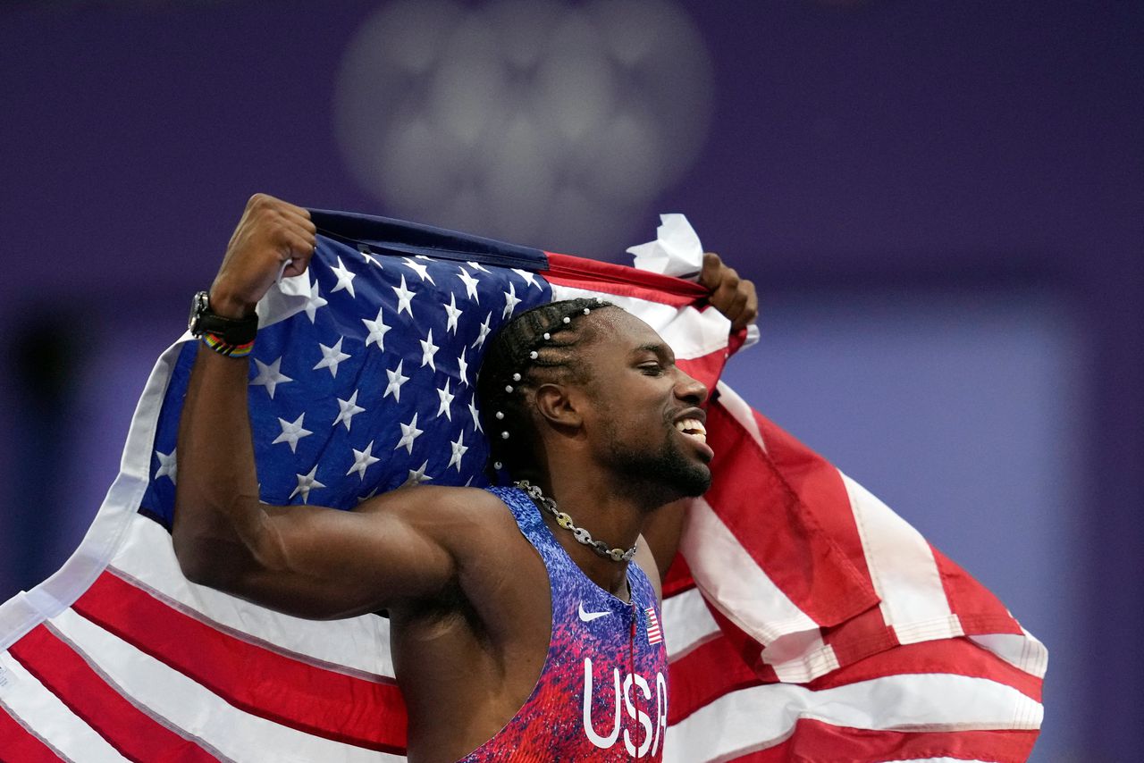De Noah Lyles-show is begonnen op de Olympische Spelen: de Amerikaanse sprinter wint de 100 meter 