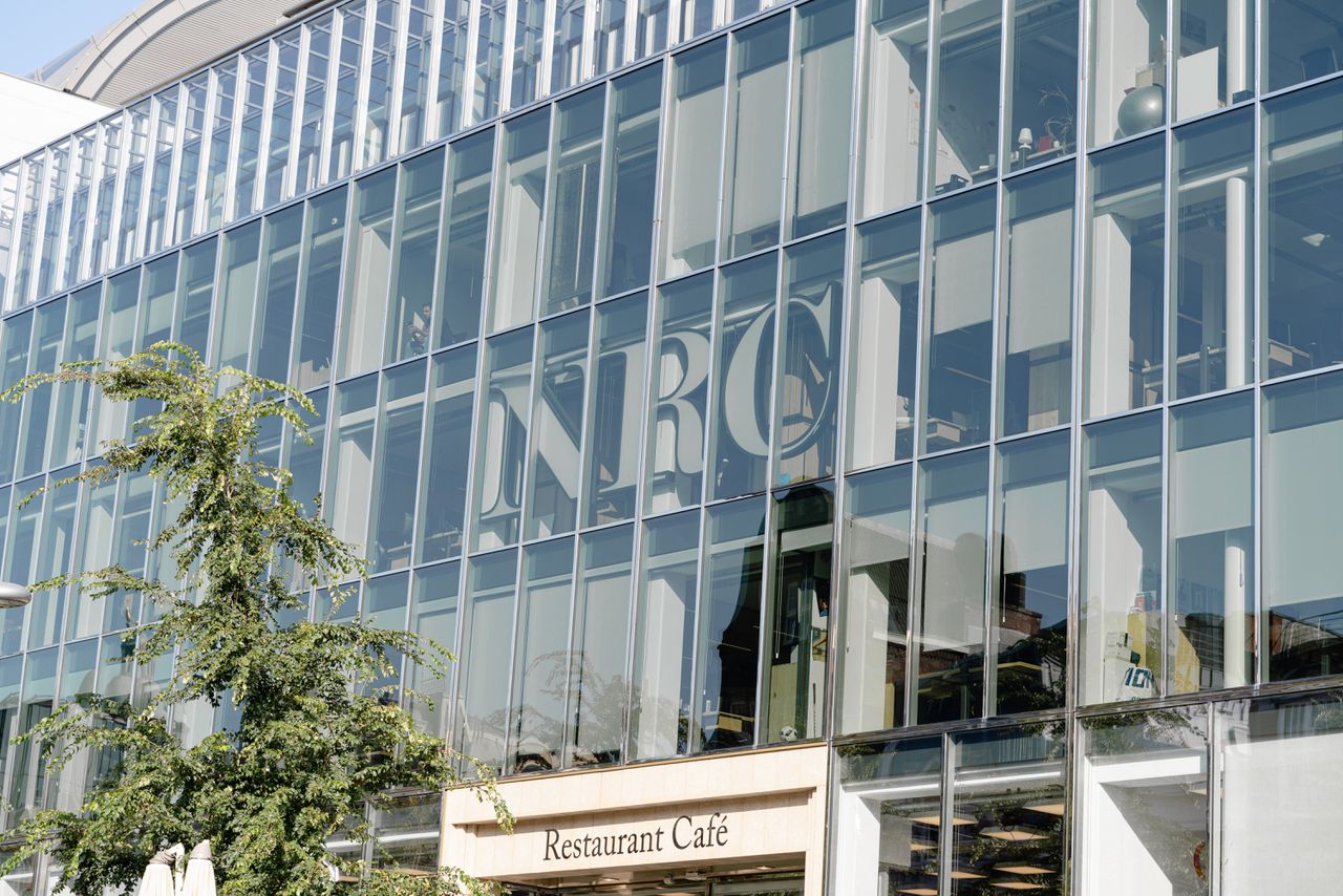Staatssecretaris Knops klaagt NRC en De Limburger aan om artikelen over grondtransactie 