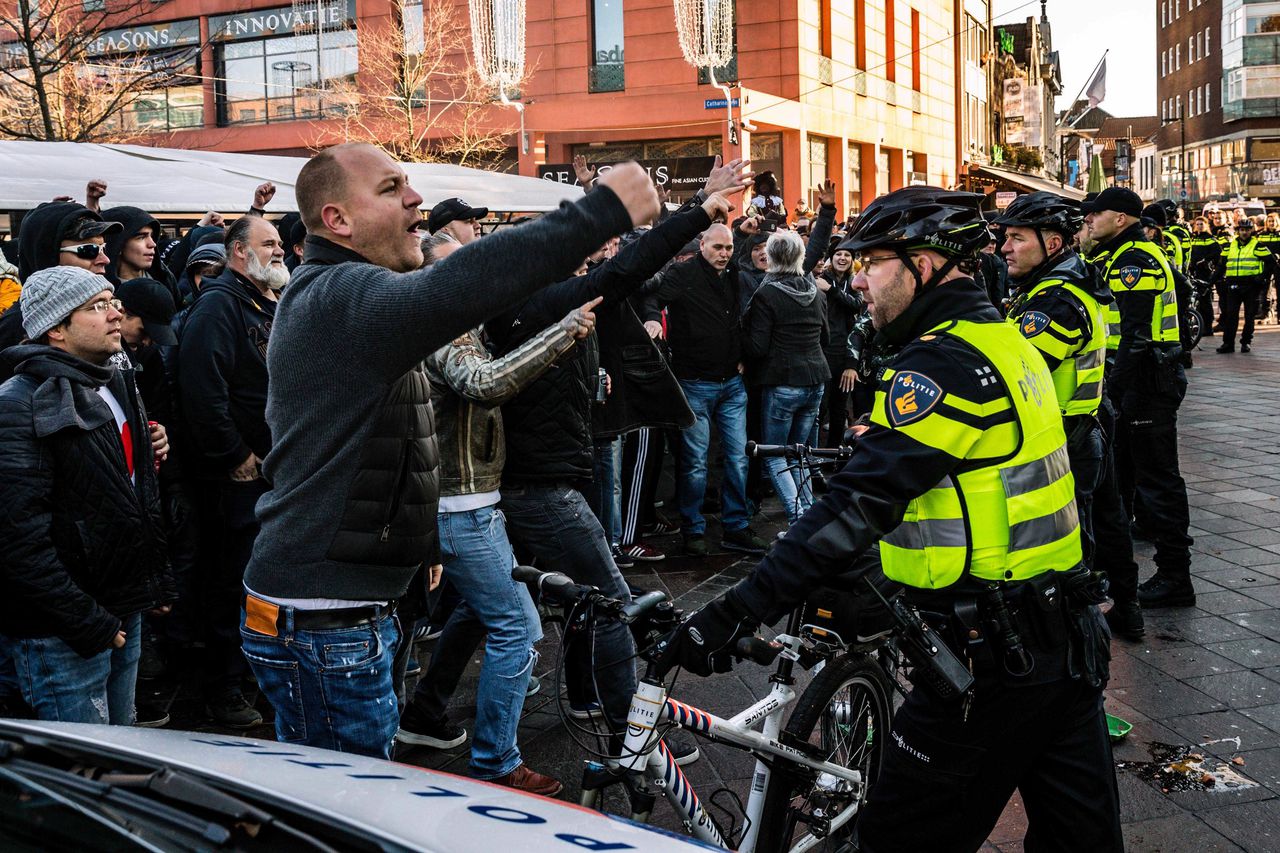 Politie onderzoekt racisme tijdens Sinterklaasintocht Groningen 