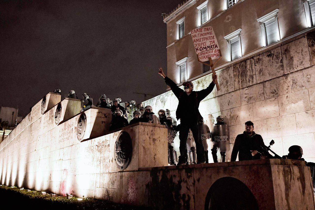 In Griekenland leidde de strikte naleving van begrotingsregels en bezuinigingsmaatregelen door de EU regelmatig tot demonstraties