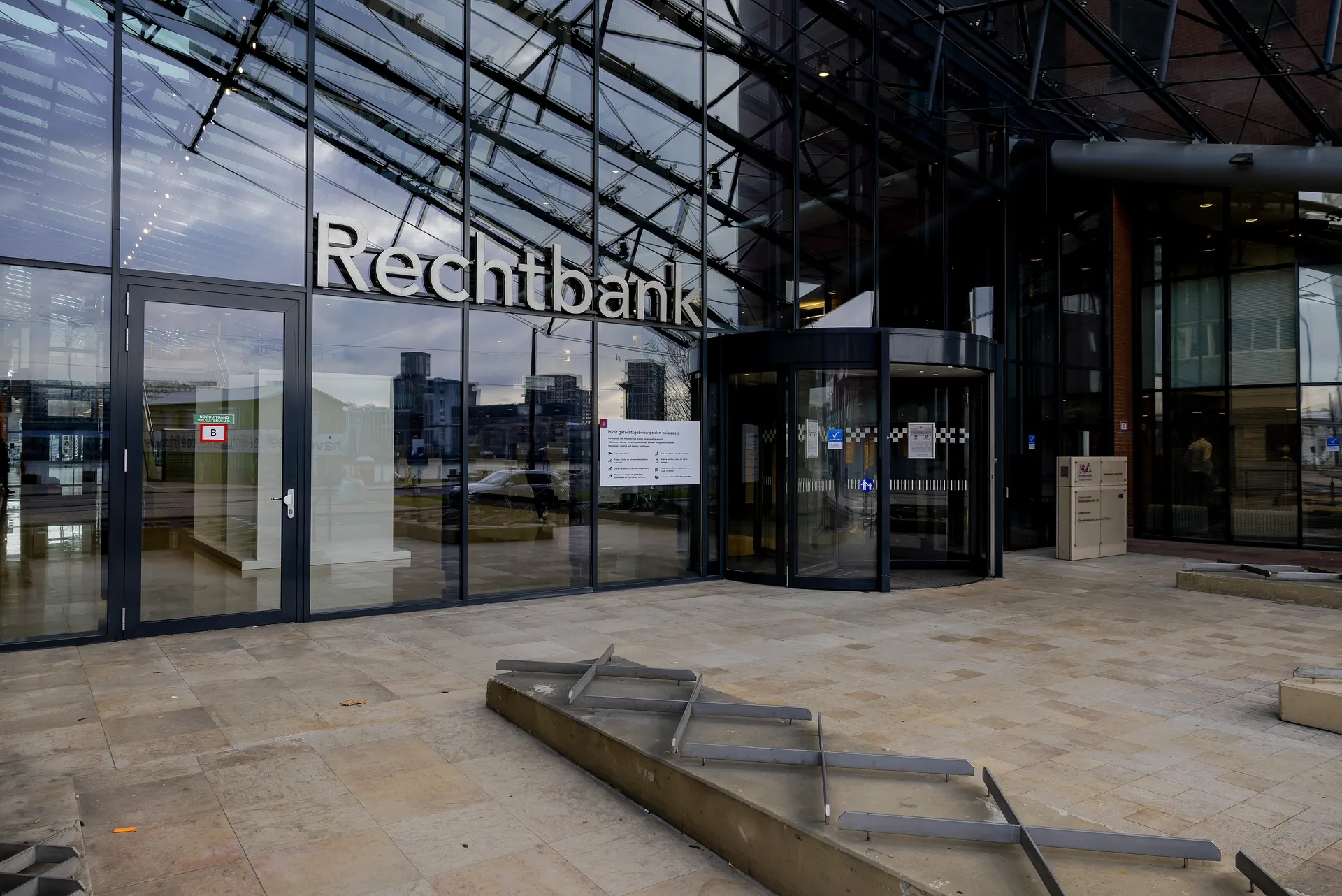 Rechtbank spreekt Abou Rashed vrij van financieren Hamas, noemt ...