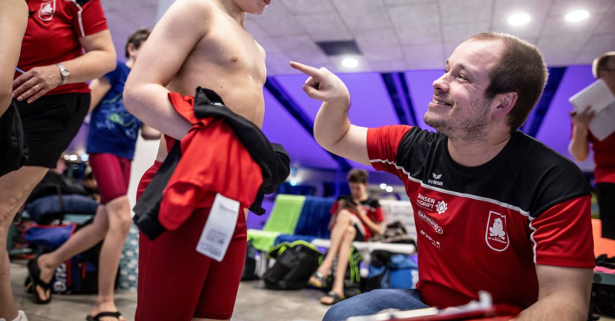 Hoe kweek je sportplezier bij kinderen? ‘Veel ouders denken dat hun kind de nieuwe Ranomi is’