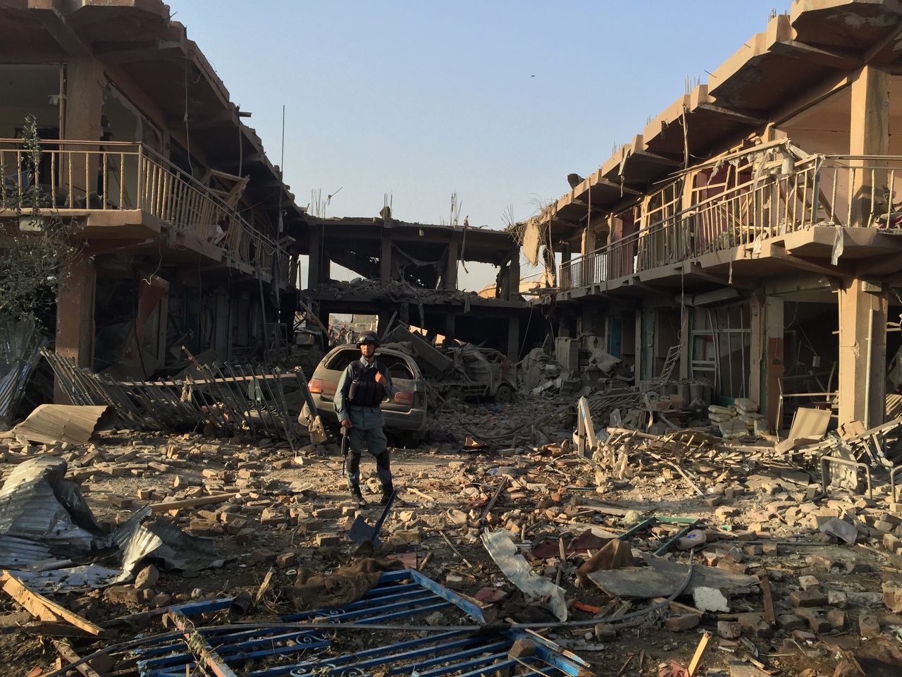 In de Afghaanse hoofdstad Kabul zijn zeker acht mensen om het leven gekomen door een zware explosie.