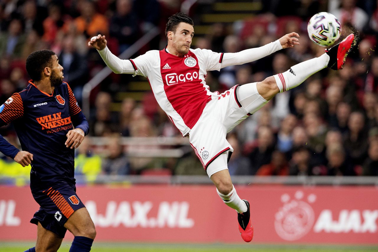 Ajax wint 3-0 van RKC en verstevigt koppositie 