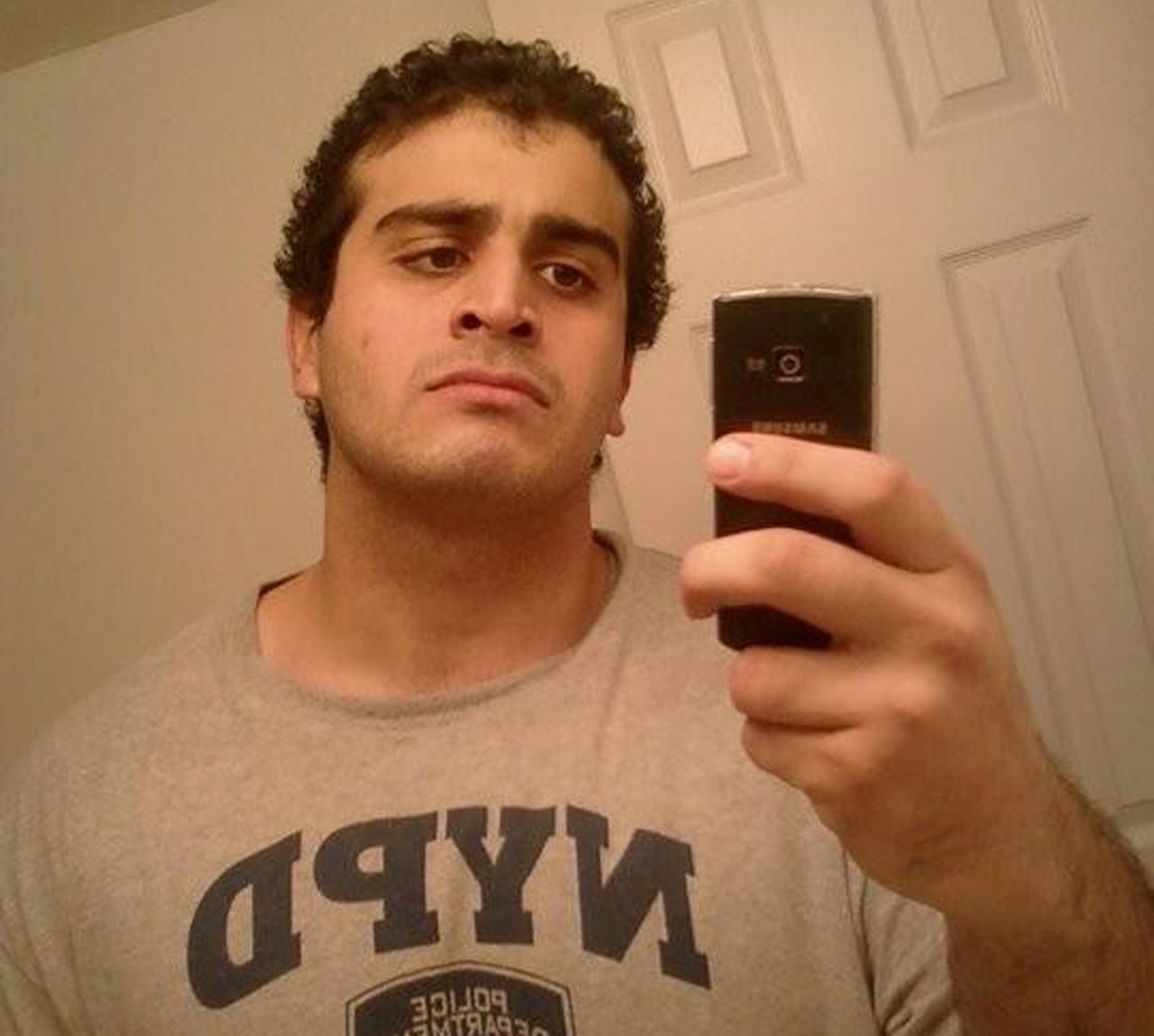 Een niet gedateerde foto van Omar Mateen, die zondag een bloedbad aanrichtte in een homoclub in Orlando.