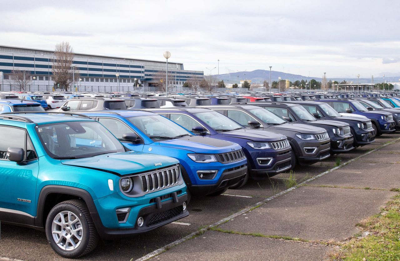 Ministerie doet aangifte tegen Jeep-fabrikant vanwege sjoemeldiesels 