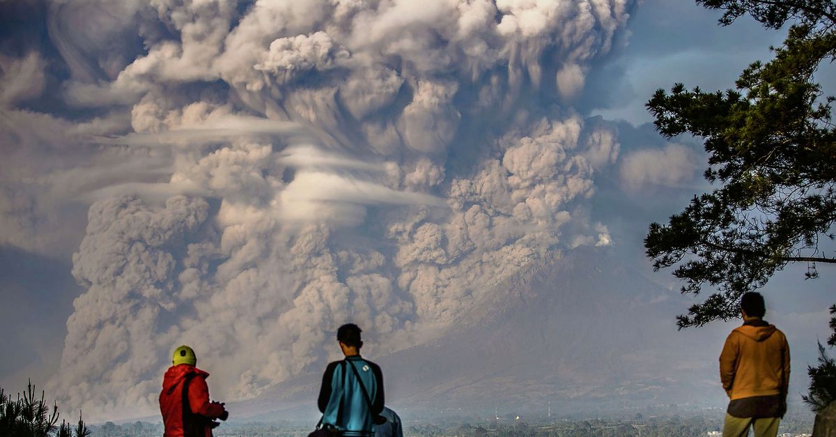  De  Sinabung  spuwt en gromt NRC