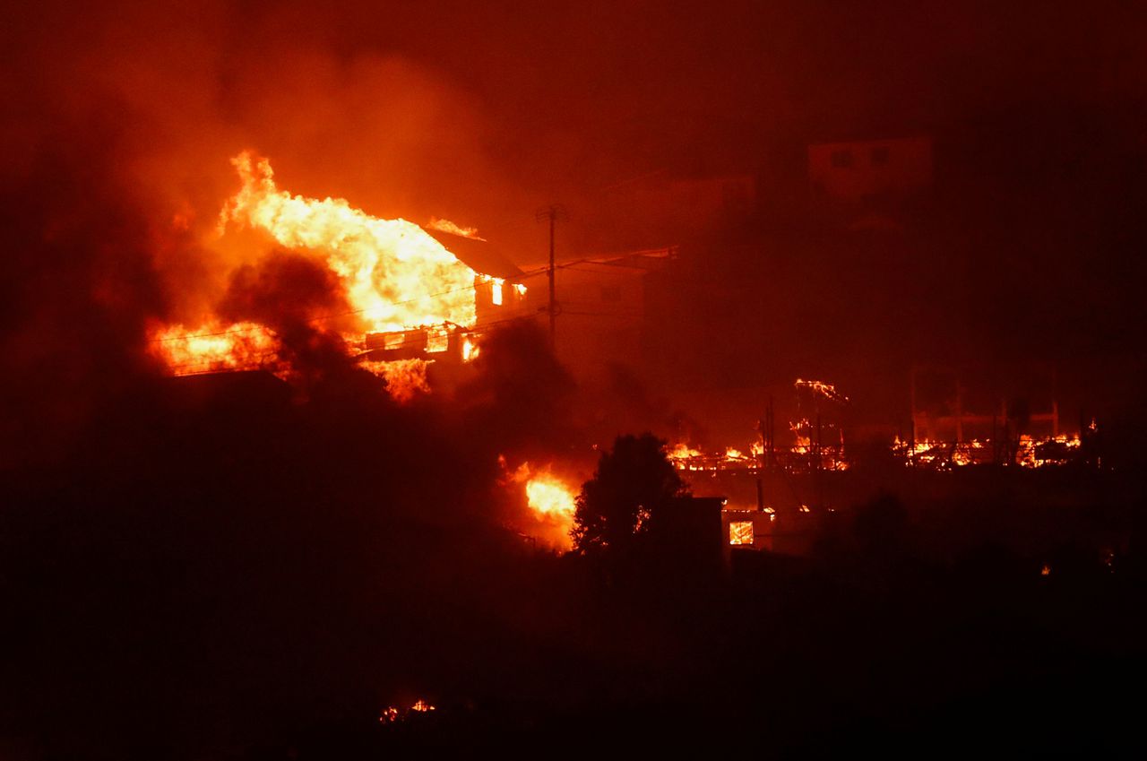 Waarschijnlijk tien mensen overleden bij bosbranden in Chili, president roept noodtoestand uit 