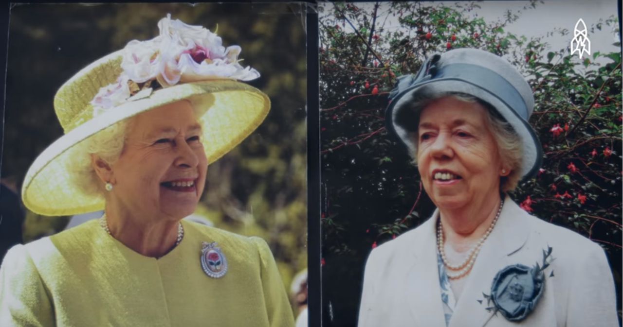 Deze vrouw oefent al 30 jaar alle bezoekjes van Queen Elizabeth 