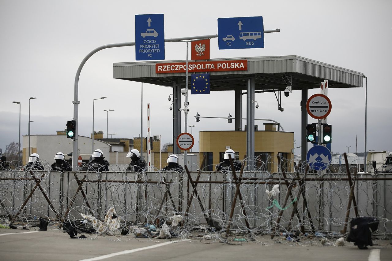 De migratiecrisis aan de Pools-Wit-Russische grens blijft aanhouden - NRC
