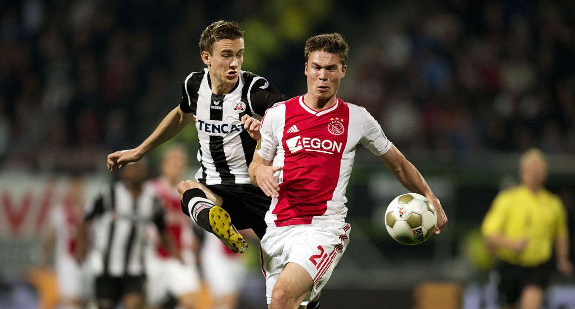 Ajax verspeelt opnieuw punten - Heracles uit geslagen positie langszij - NRC