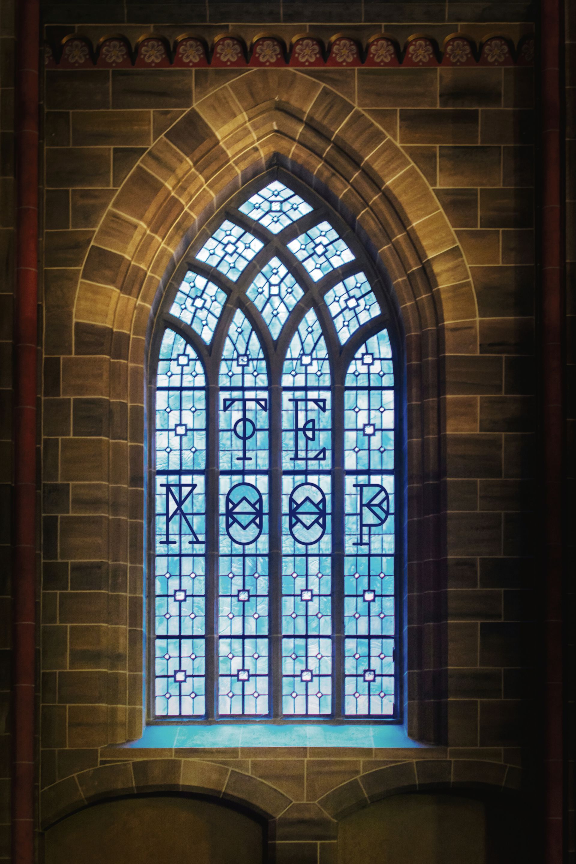 Зловещее окно. Свет в окне. Темное окно. Окна в злом. Открытое окно.