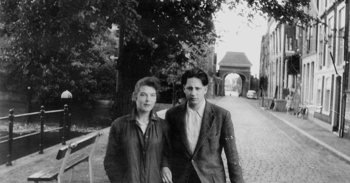 ‘Zij begon als docent en zonder mopperen nam hij het huishouden over’