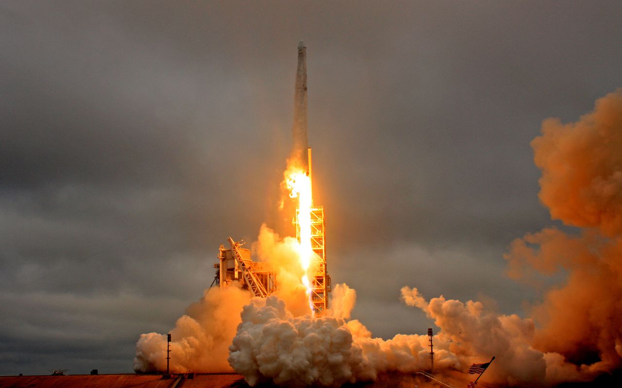 Een Falcon-9-raket van SpaceX vorige week zondag. De raket bevat bevoorrading voor het internationale ruimtestation ISS.