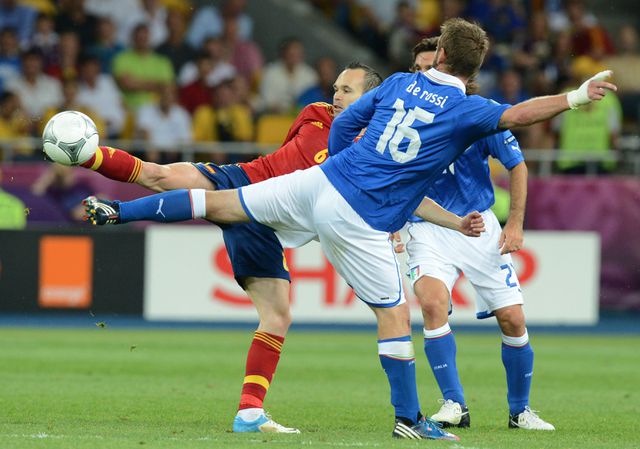 Spanje overklast Italië en wint EK - NRC