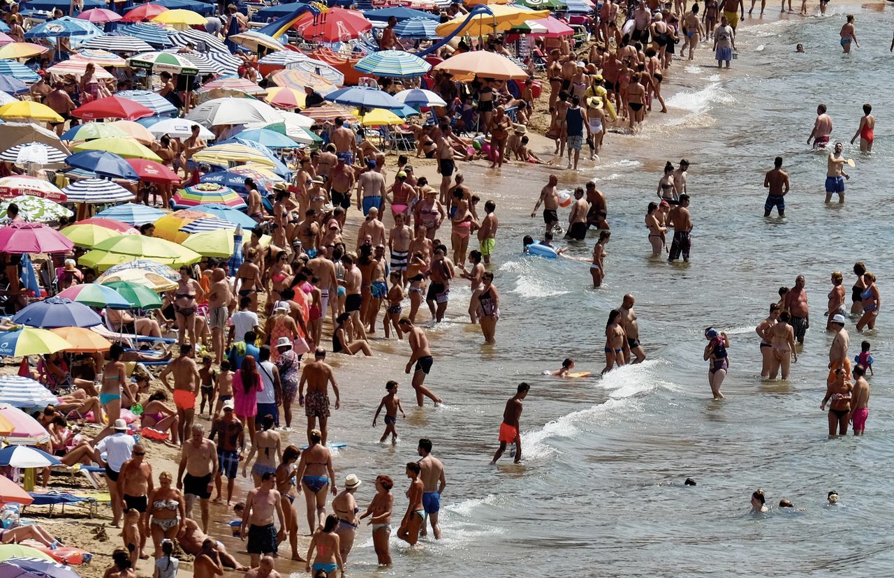 Spanje straalt weer, mede dankzij toerisme - NRC