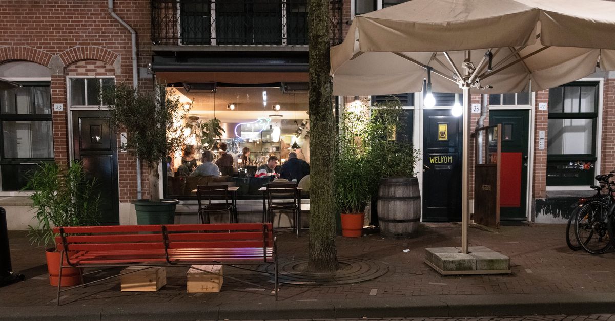 Yalangoch Kerri Kendall fotosuratlari