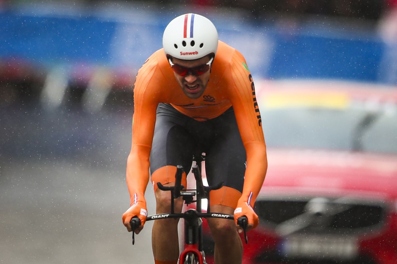 Tom Dumoulin rijdt de individuele tijdrit tijdens het wereldkampioenschappen wielrennen op de weg.