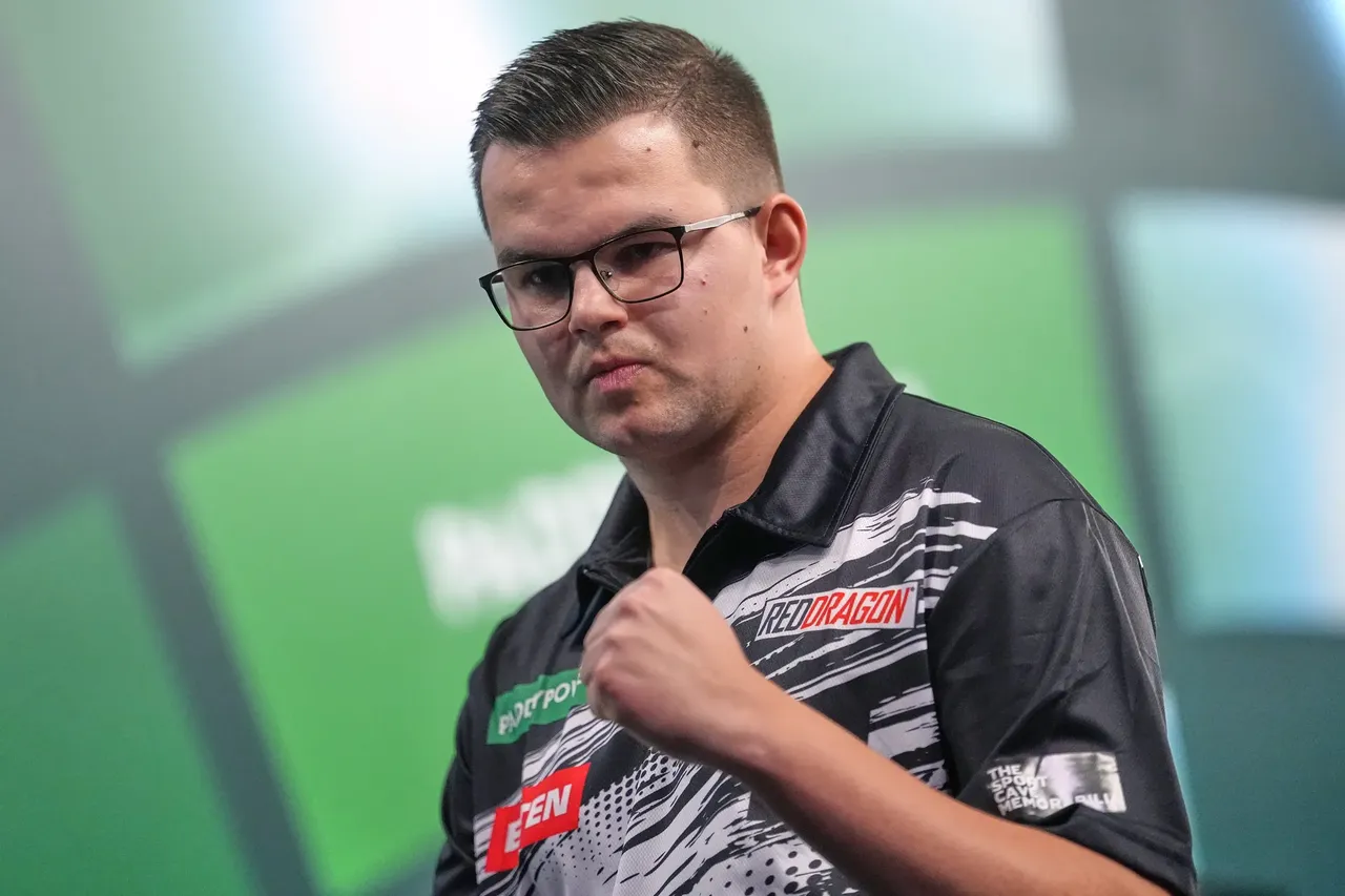 Darter Van Veen gaat kansloos onderuit in finale van WK darts