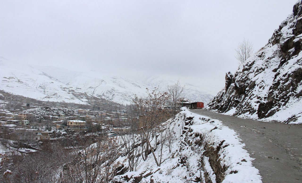 De besneeuwde bergen in de provincie Badakhshan, waar de mijn instortte.