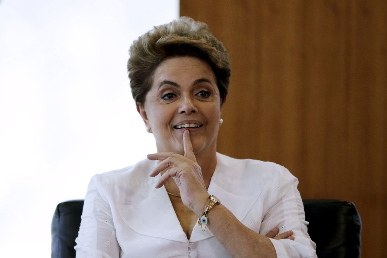 De Braziliaanse president Dilma Rousseff wordt verweten dat ze heeft gesjoemeld met overheidsfinanciën ten behoeve van haar eigen herverkiezing in 2014.