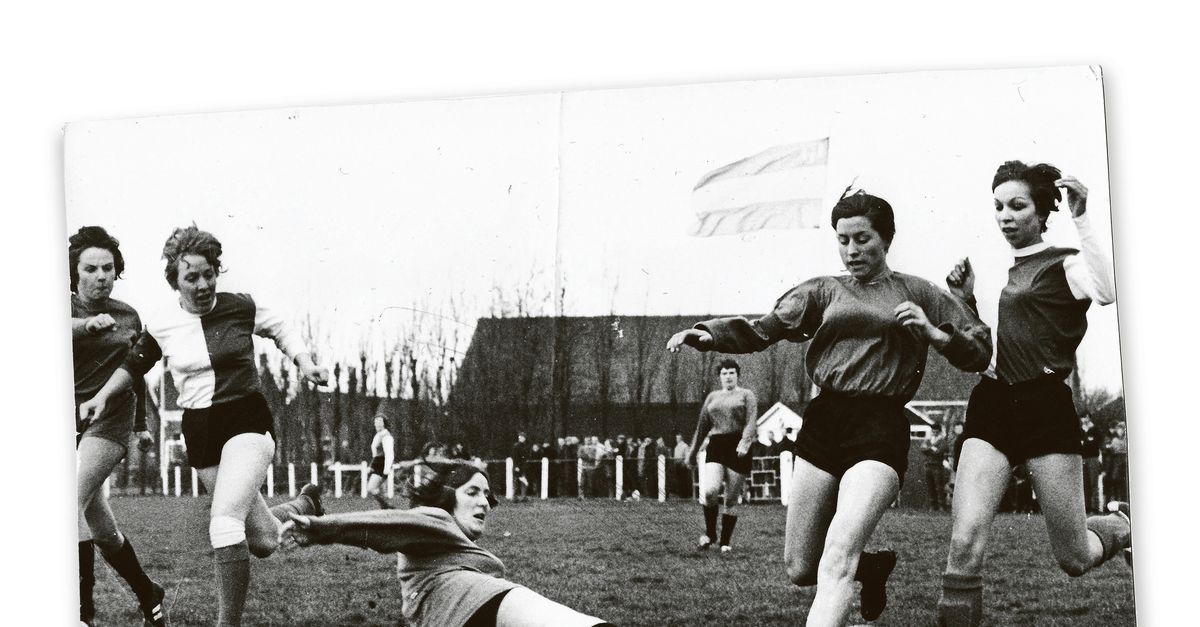 De Eerste Leeuwinnen Van Oranje Nrc