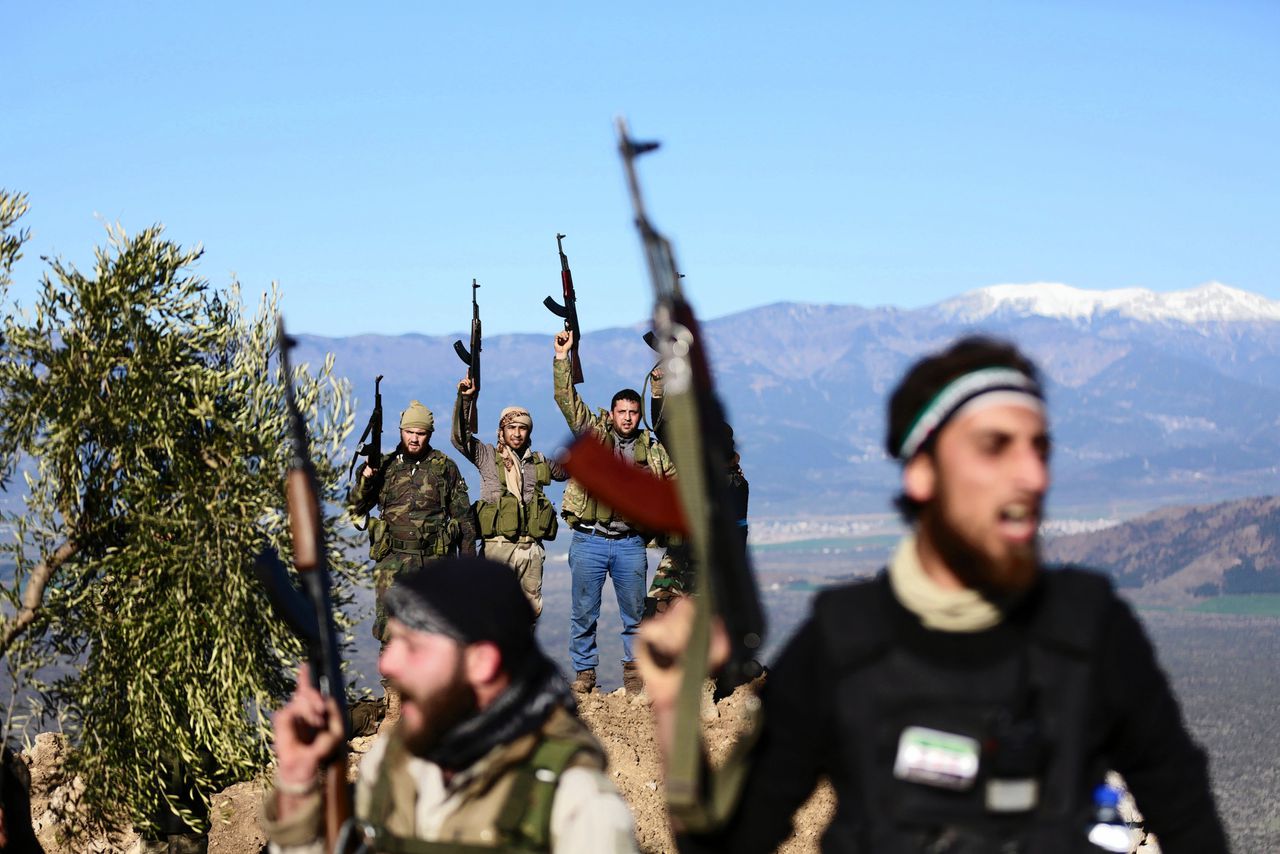 Pro-Assad milities schieten Koerden te hulp in Afrin 