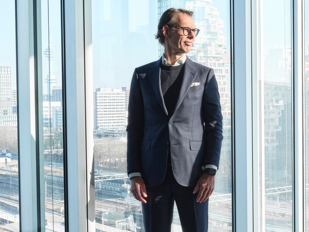 Topman met zelfspot, die past bij nieuwe generatie leiders - NRC