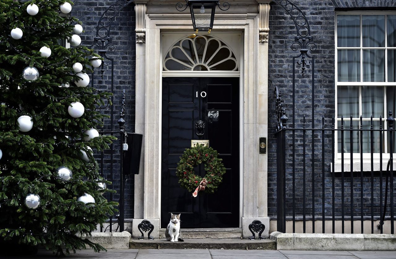 Wij zijn nu welkom in Downing Street, want May wil   tegengas geven  