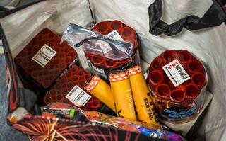 2 500 Kilo Illegaal Vuurwerk In Hendrik Ido Ambacht Ook Legale Verkoop Van Start Nrc