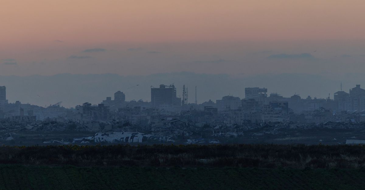 Het Israëlische Sderot ‘groeit en bloeit’, met uitzicht op het totaal vernietigde Gaza. ‘Er is geen beter overwinningsbeeld’