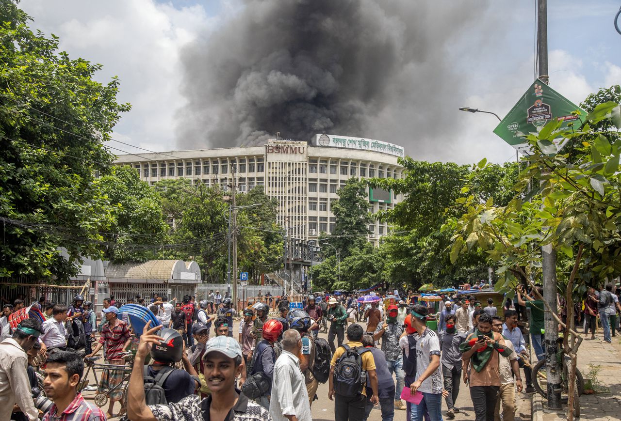 Meer dan 50 mensen omgekomen bij aanhoudend studentenprotest in Bangladesh 