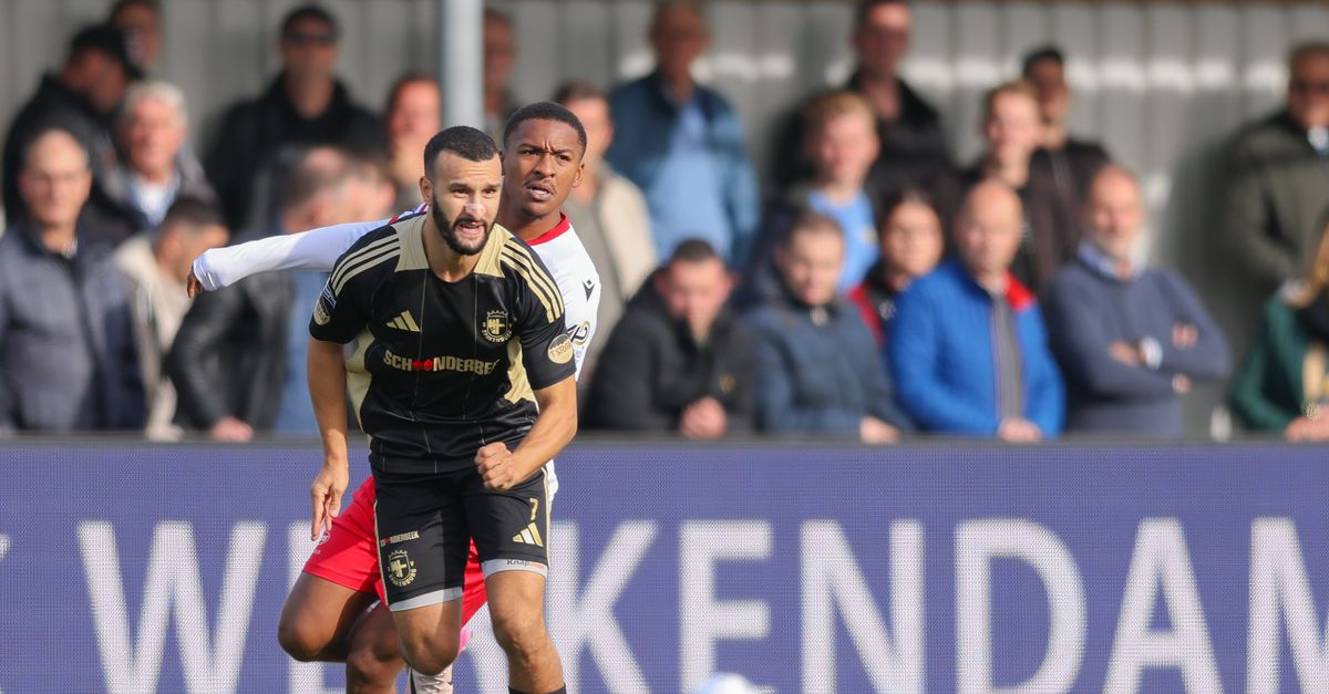 Als gewelddadig asielprotest en racisme het voetbalveld bereiken