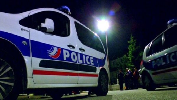 Auto rijdt in op restaurant Parijs, een dode 