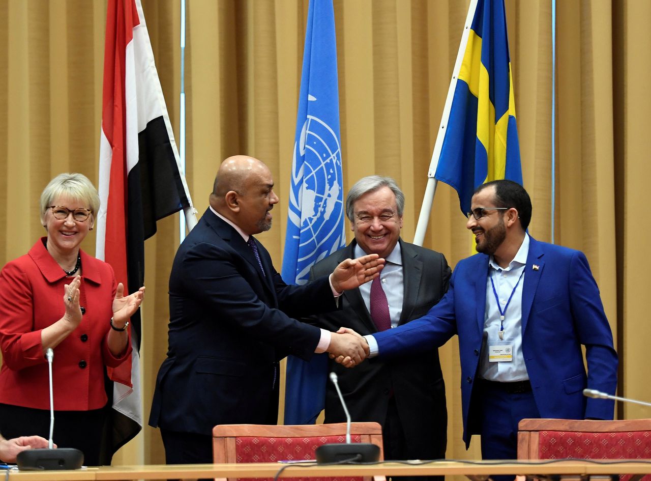 Delegaties van de Houthi's en Jemenitische regering op de vredesbesprekingen in Rimbo, Zweden.