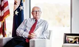 Pete Hoekstra in zijn werkkamer op de Amerikaanse ambassade in Wassenaar.