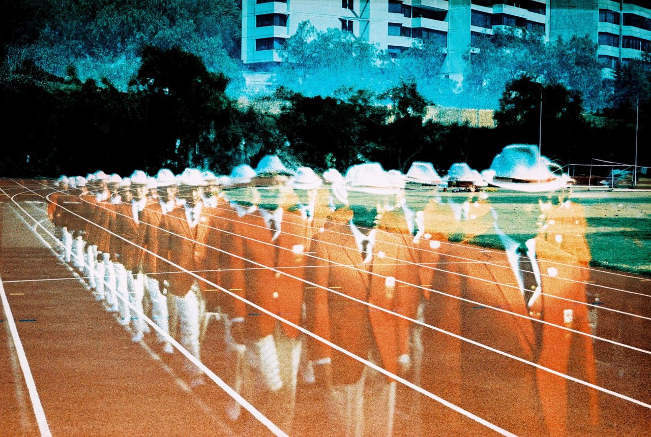 In ‘Social Dissolution of the West’ vertelt Risk Hazekamp het verhaal van haar oom en tante, die elkaar leerden kennen toen ze in 1968 beiden deelnamen aan de Olympische Spelen.