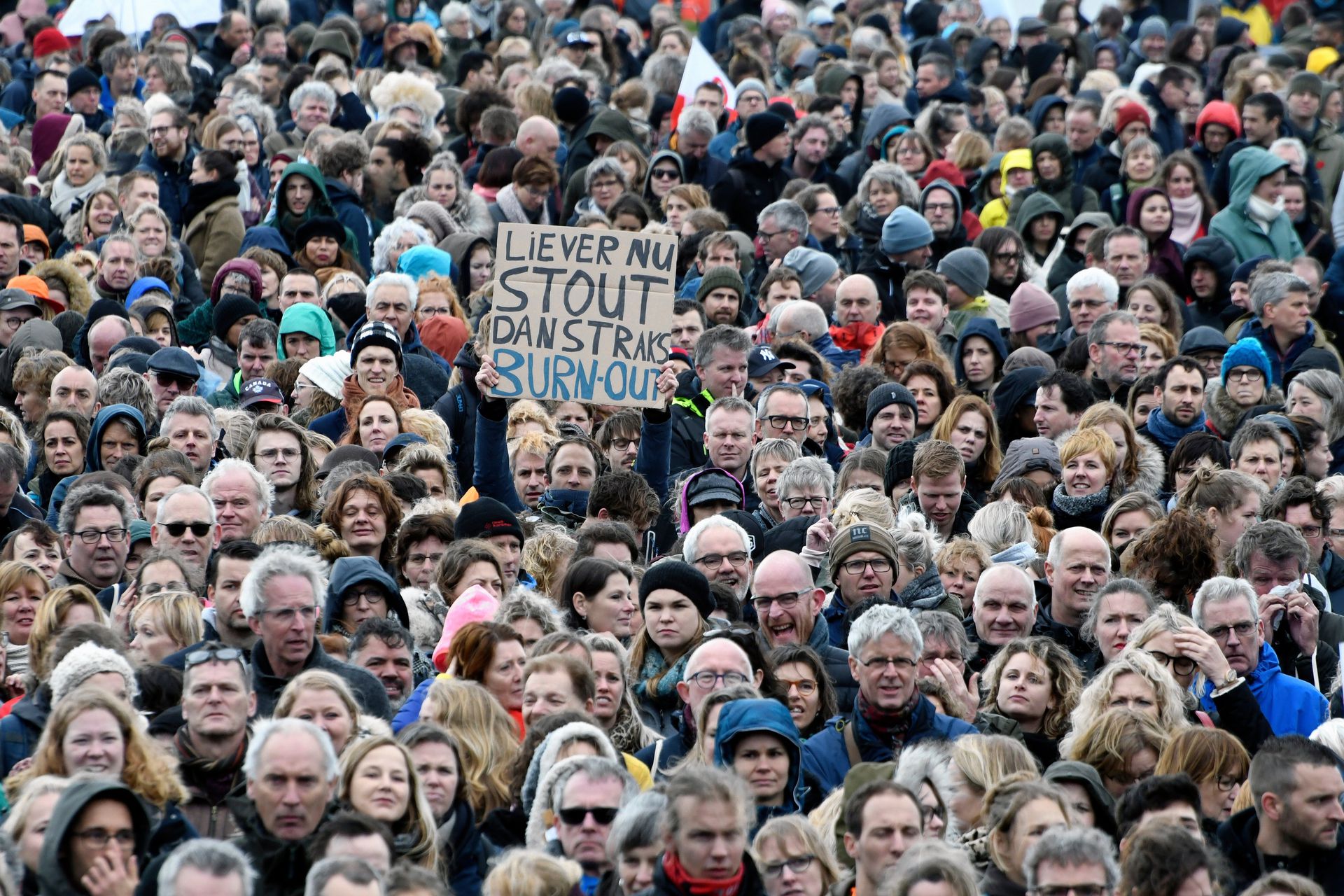 Opinie Voorkom burnout in het onderwijs, verlaag de werkdruk NRC