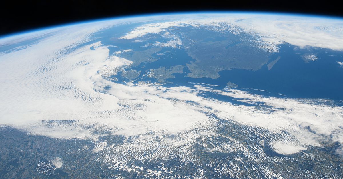 De aarde zien vanuit de ruimte verandert je leven voorgoed - NRC