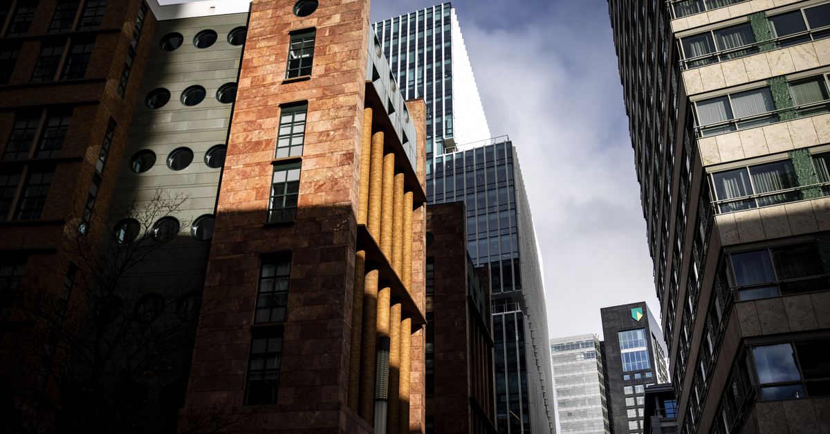 Formerende partijen verrassen de Tweede Kamer met voorstel voor soepelere bankiersbonussen