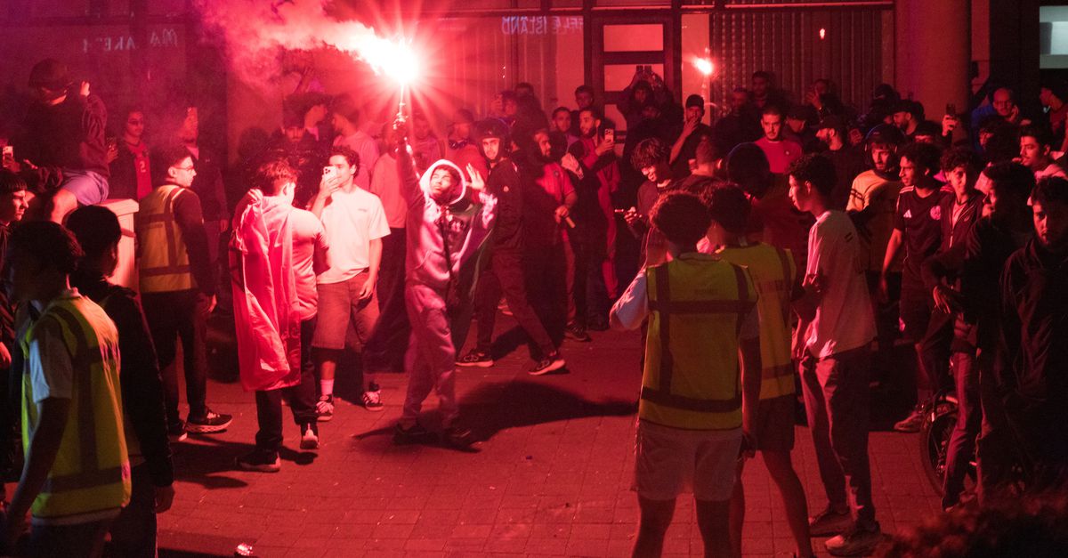 ‘We hebben verloren, ga lekker slapen’: in de Haagse Schilderswijk houden buurtvaders hordes jongere