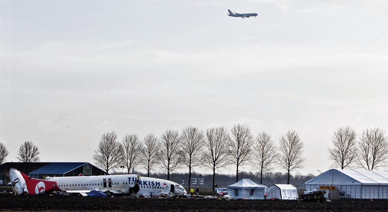 Februari 2009: het wrak van Turkish Airlines bij Schiphol.
