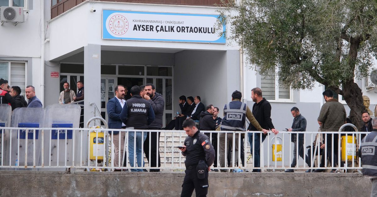 Veertienjarige schiet met ‘vaders wapens’ acht medeleerlingen, docent en zichzelf dood op Turkse school