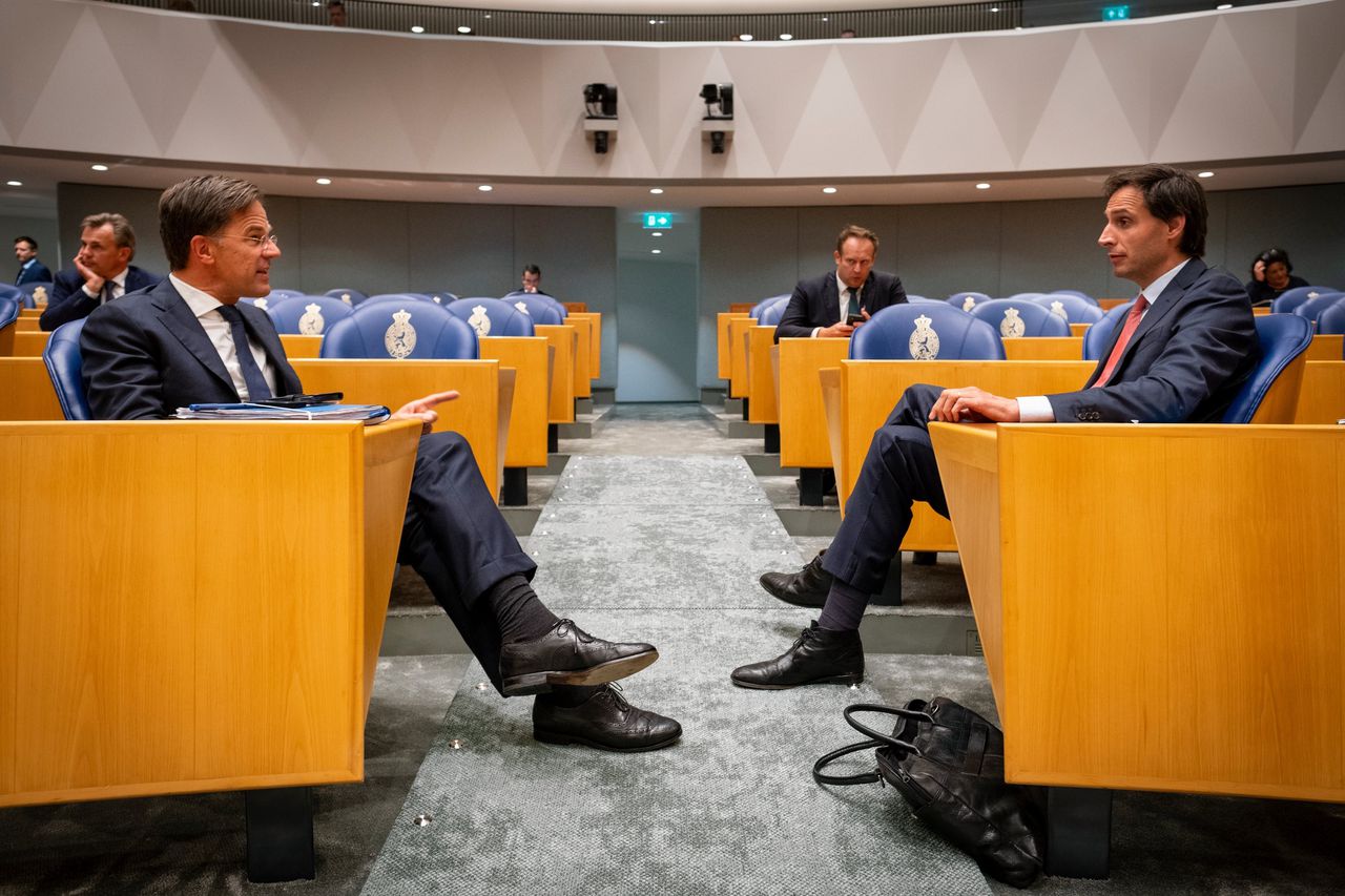 Debat over de formatie. Mark Rutte (VVD) en Wopke Hoekstra (CDA)