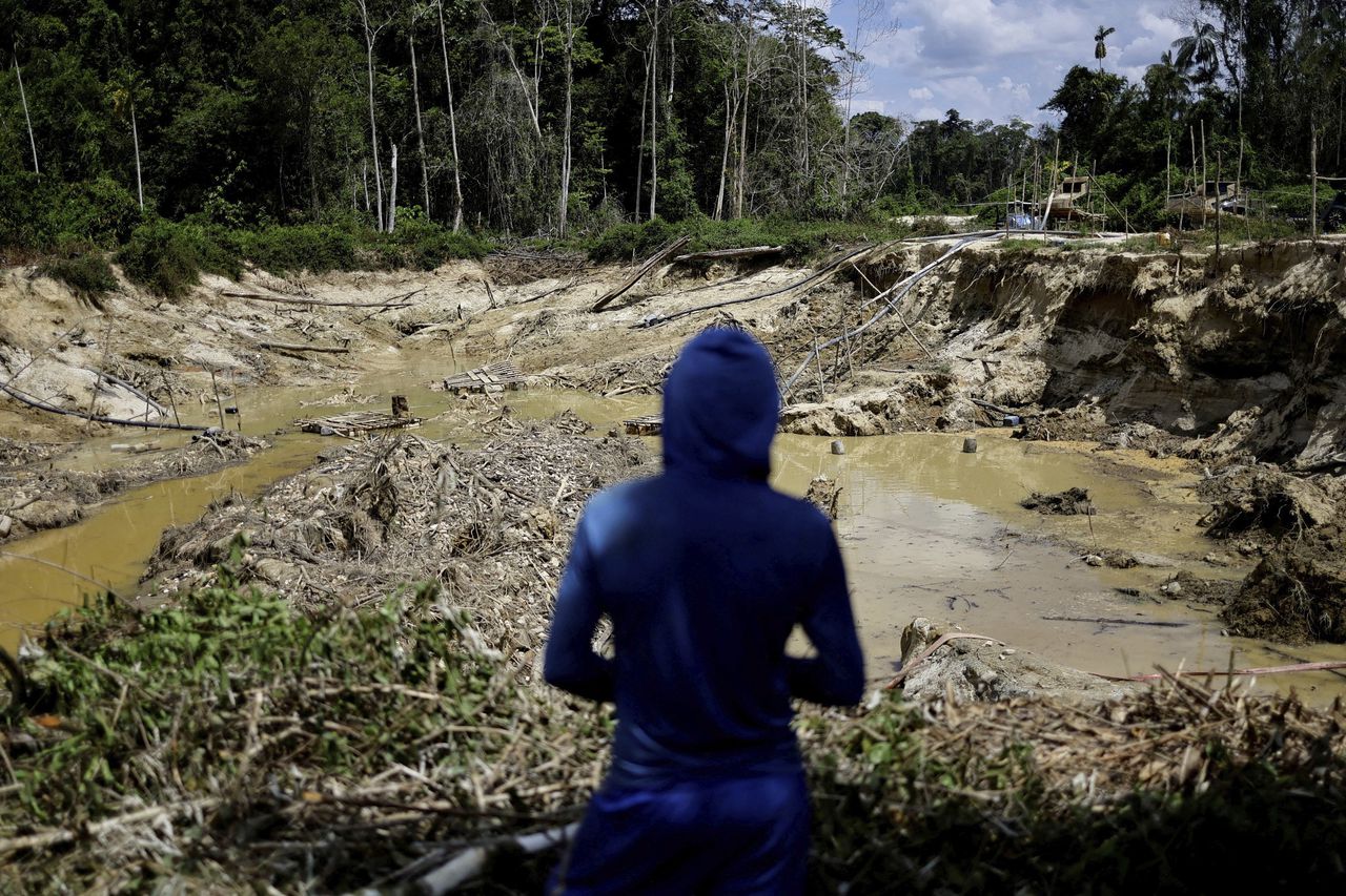 Illegale goudwinning bedreigt het leefgebied van de Yanomami 