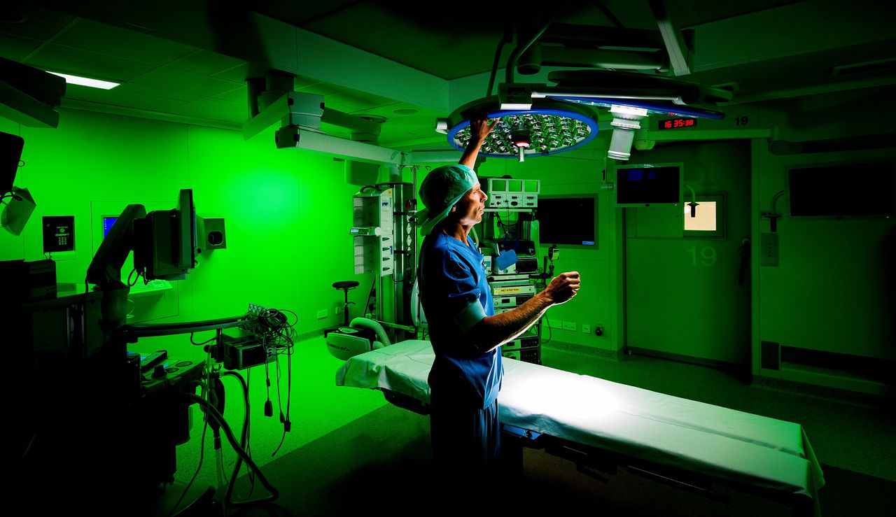 Operatiekamer in het operatiecentrum van het Academisch Medisch Centrum (AMC).