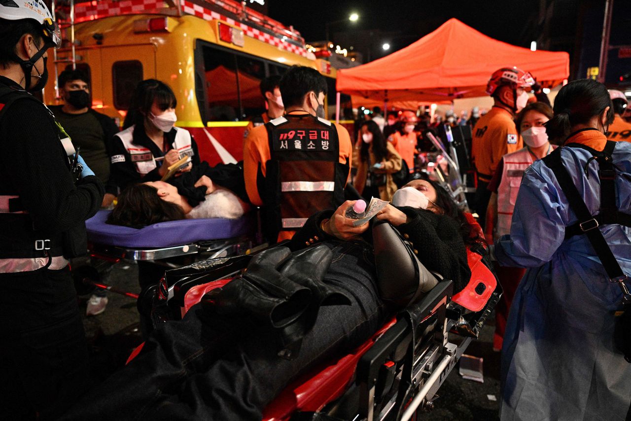 Zeker 120 doden en 100 gewonden door verdrukking bij Halloweenfeest in Seoul 